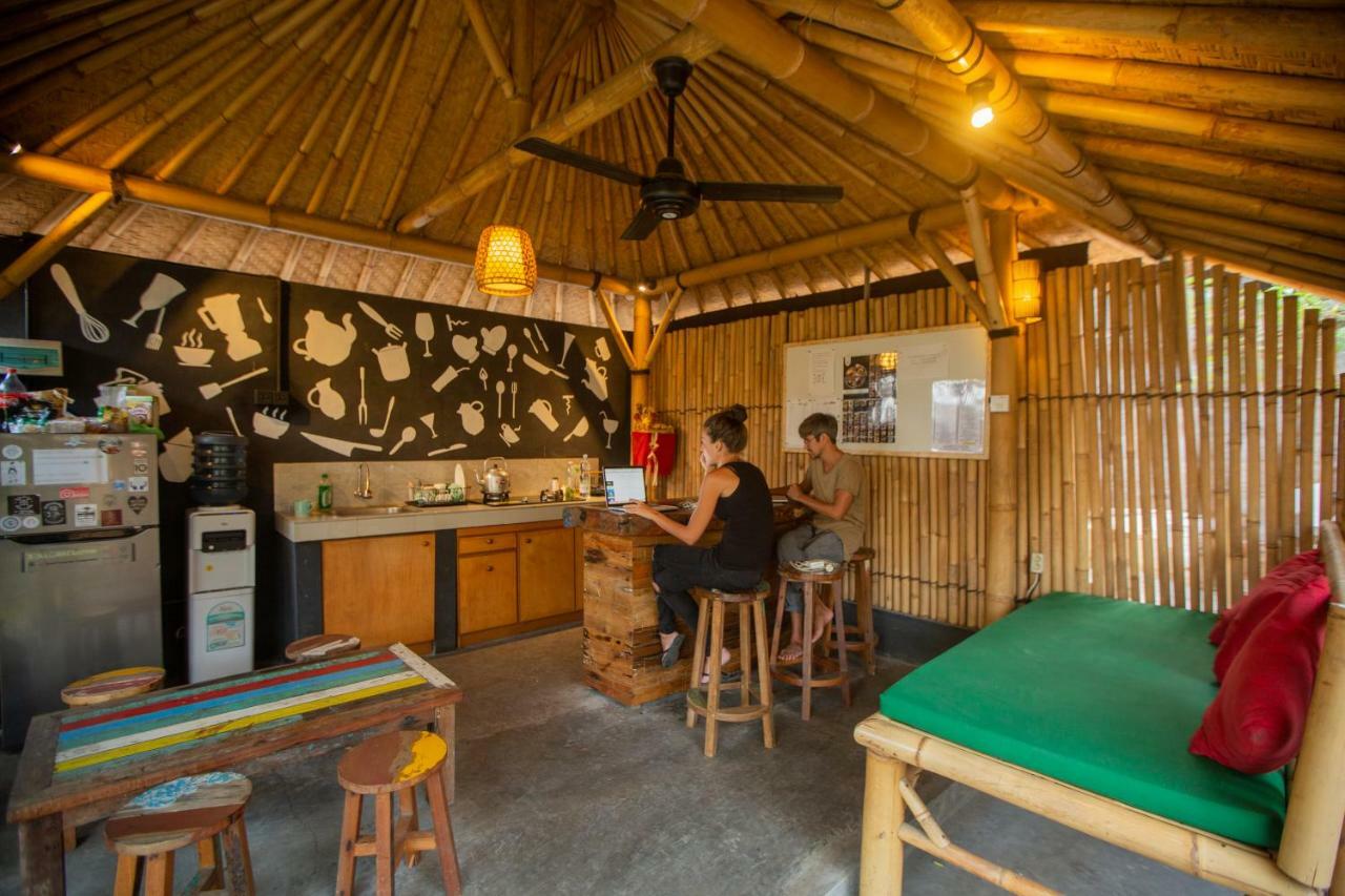 Salty Shakas Bamboo Stay Canggu Eksteriør bilde